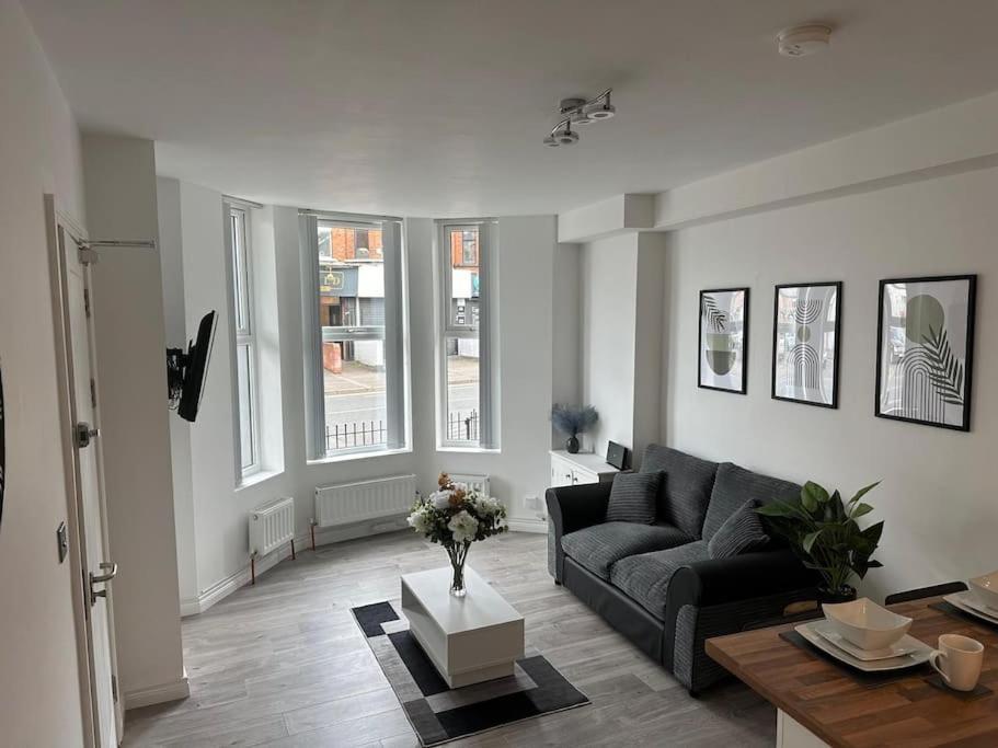 Modern 1-Bed Apartment Belfast Exterior foto